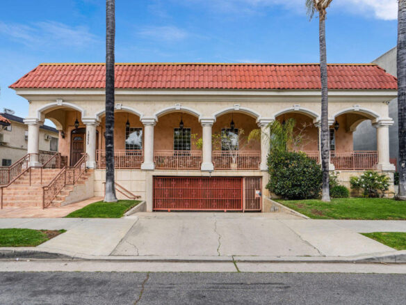 14335 Huston Street #101, Sherman Oaks, CA, 91423