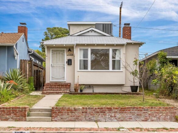 1326 N Whitnall Hwy, Burbank, CA 91505
