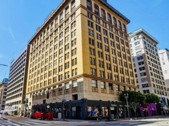215 W 7th St #1003, Los Angeles, CA 90014