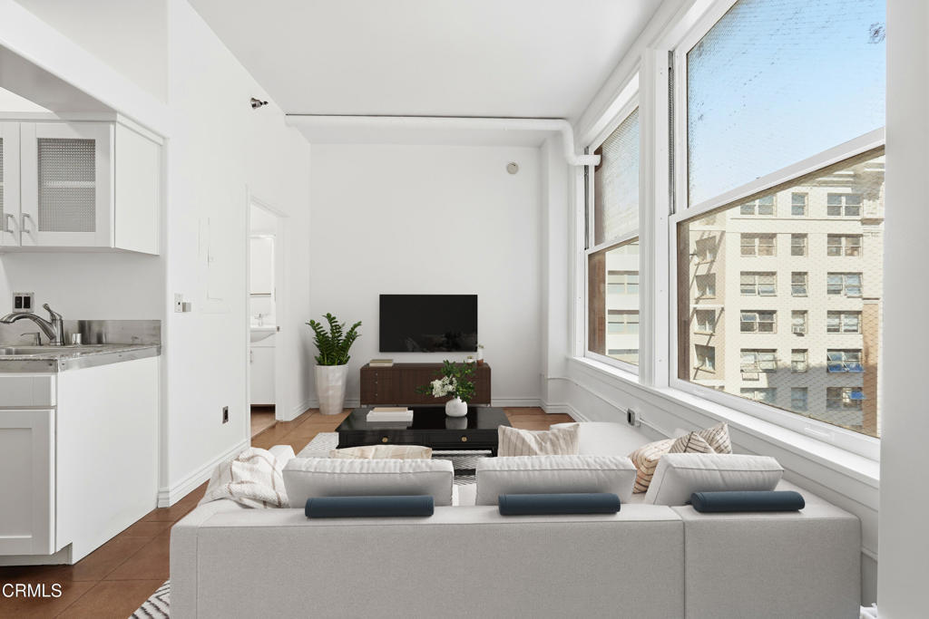 215 W 7th St #1003, Los Angeles, CA 90014