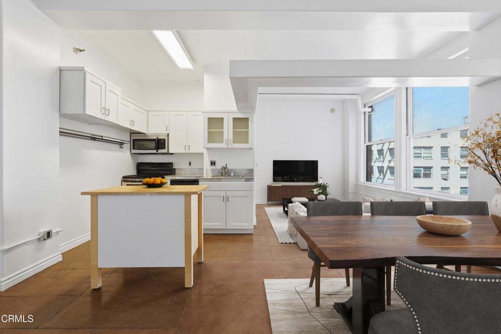 215 W 7th St #1003, Los Angeles, CA 90014