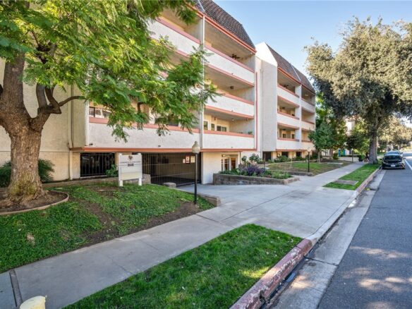 2444 E Del Mar Blvd #203, Pasadena, CA 91107