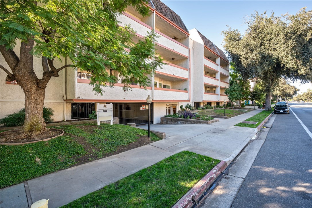 2444 E Del Mar Blvd #203, Pasadena, CA 91107