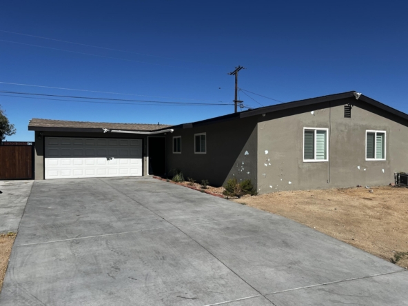 15104 Condor Rd, Victorville, CA 92394