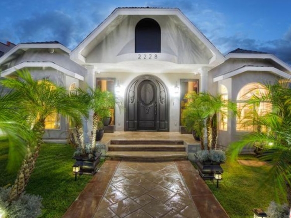 2228 Nella Vista Ave, Los Angeles, CA 90027