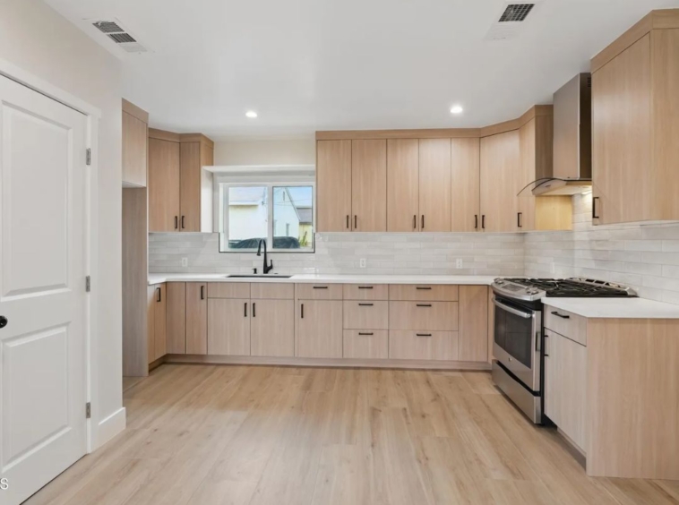 6708 Riverton Ave North Hollywood, CA 91606
