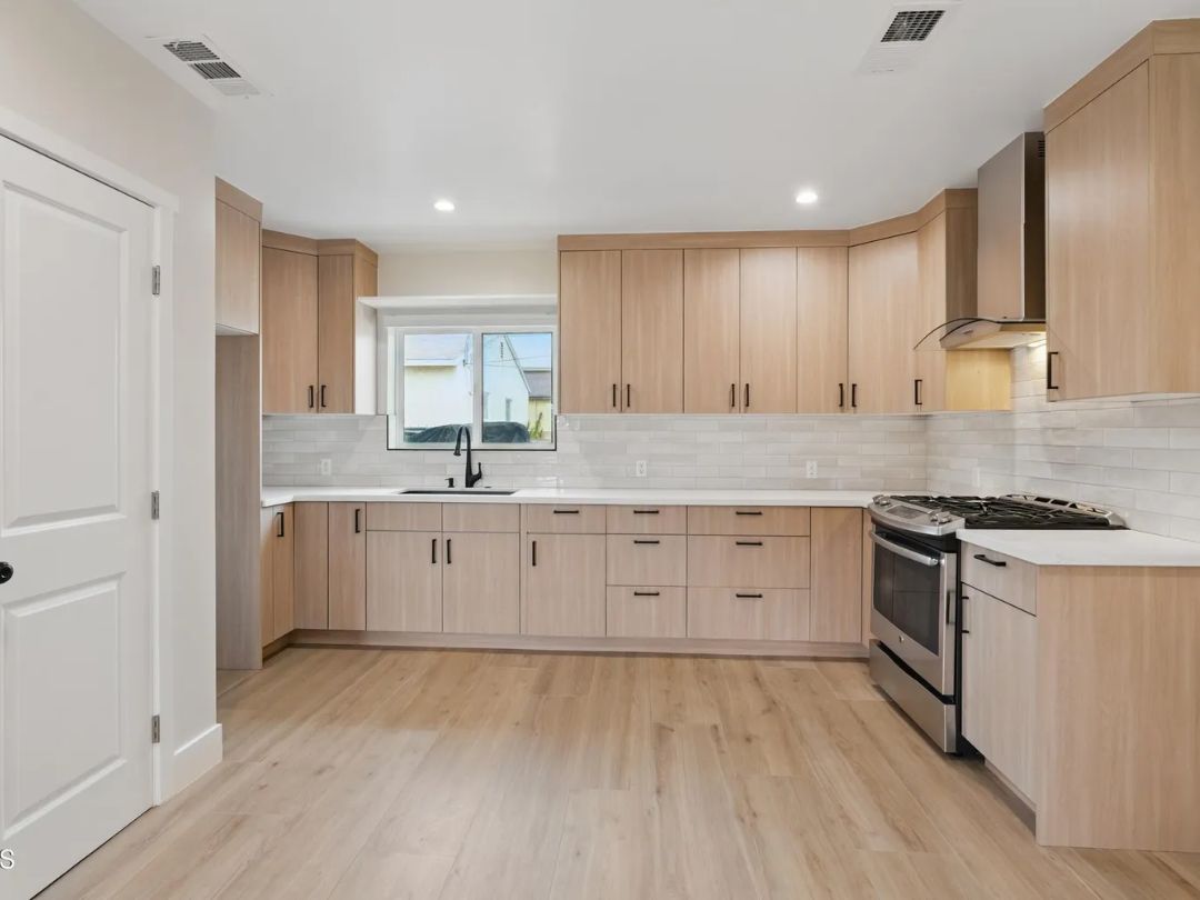 6708 Riverton Ave North Hollywood, CA 91606