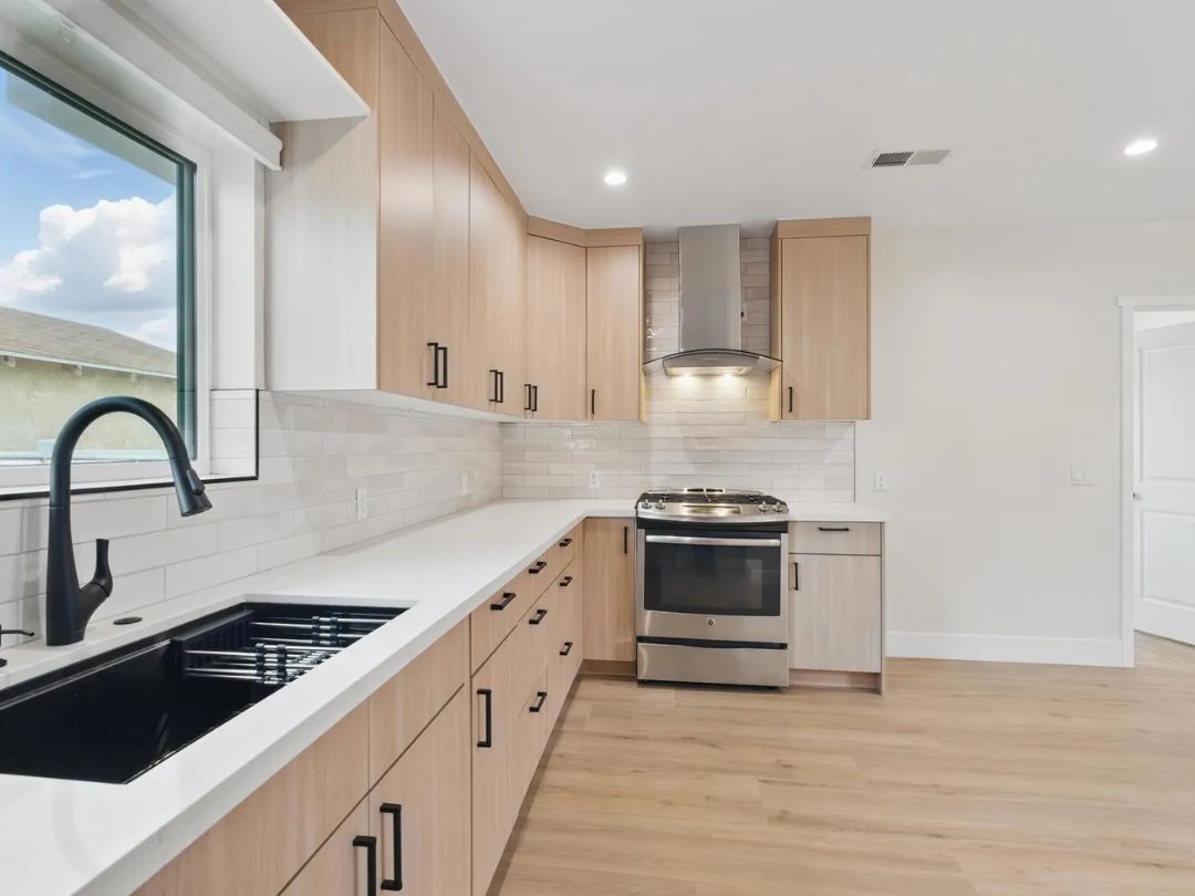 6708 Riverton Ave North Hollywood, CA 91606