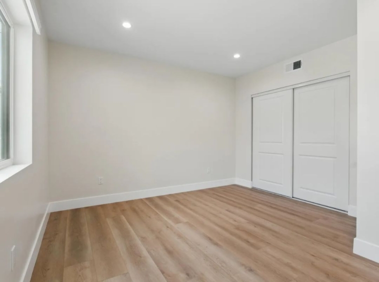 6708 Riverton Ave North Hollywood, CA 91606
