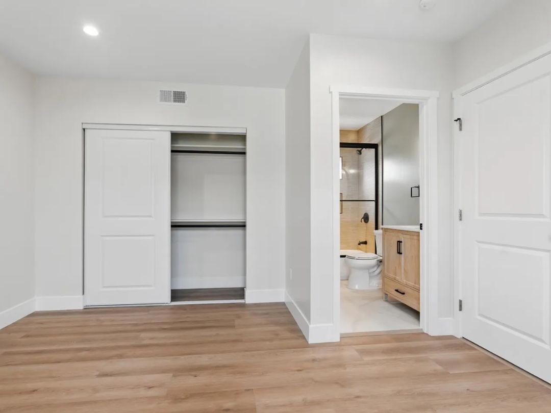 6708 Riverton Ave North Hollywood, CA 91606