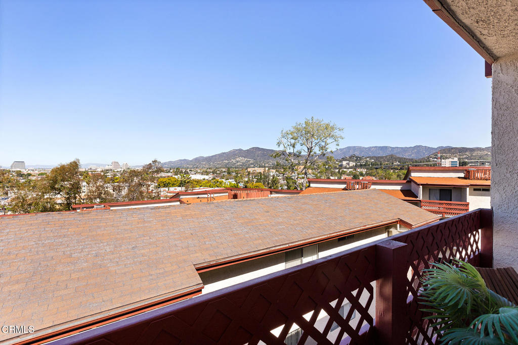 1523 E Windsor Rd Unit 206C, Glendale, CA 91205