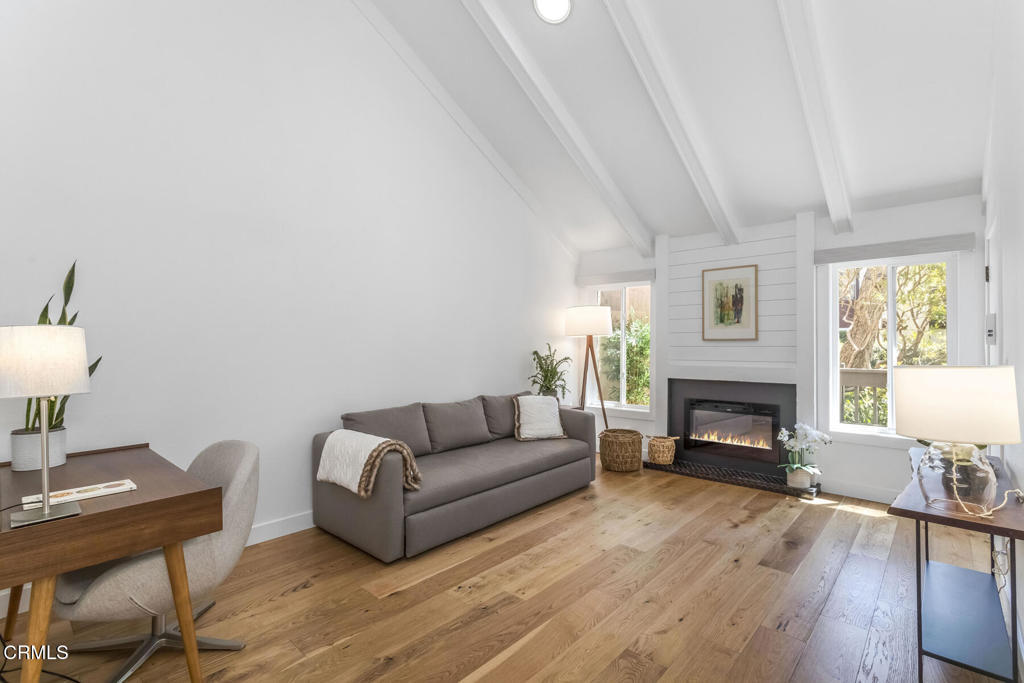 4944 Maytime Ln, Culver City, CA 90230