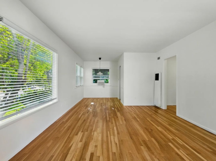 1545 1/2 Riverside Dr glendale, CA 91201