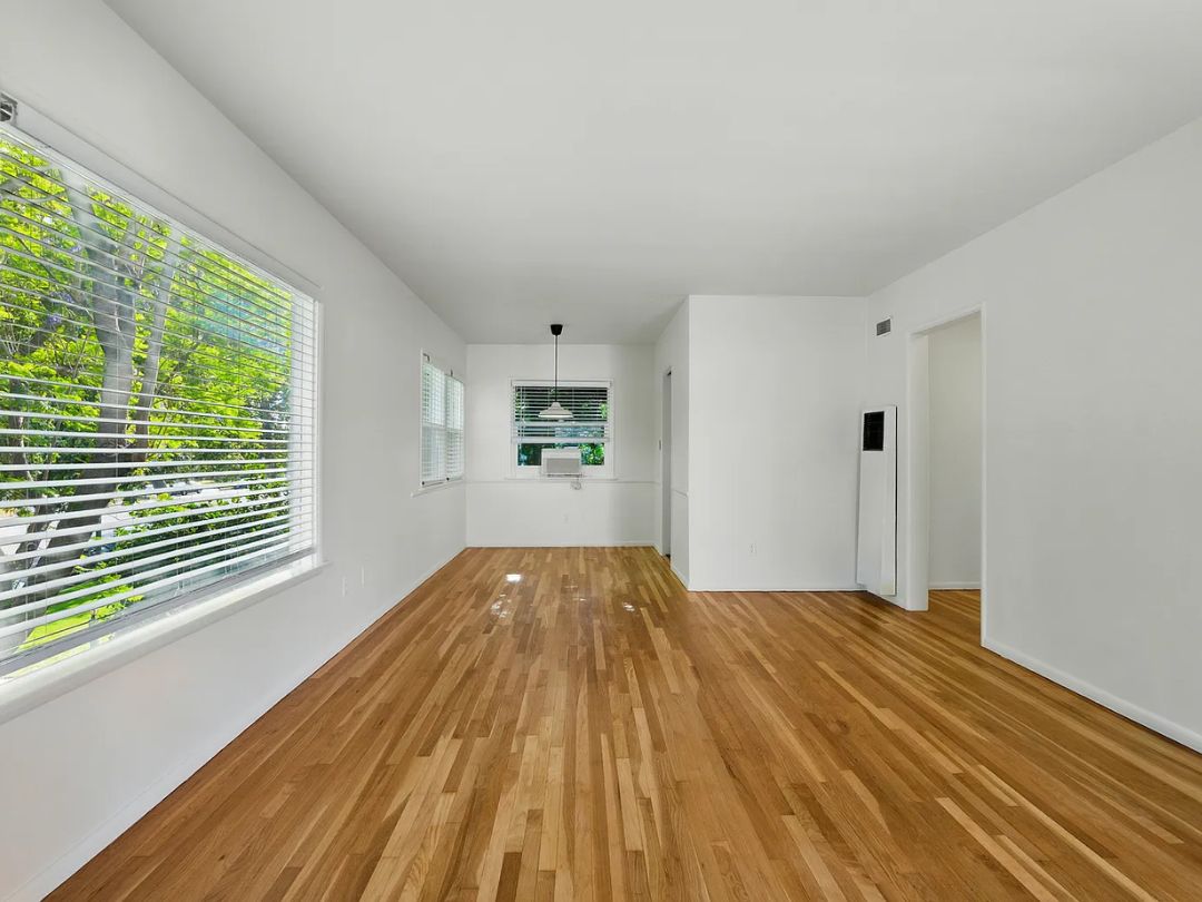 1545 1/2 Riverside Dr glendale, CA 91201