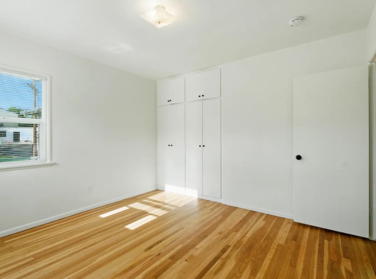 1545 1/2 Riverside Dr glendale, CA 91201
