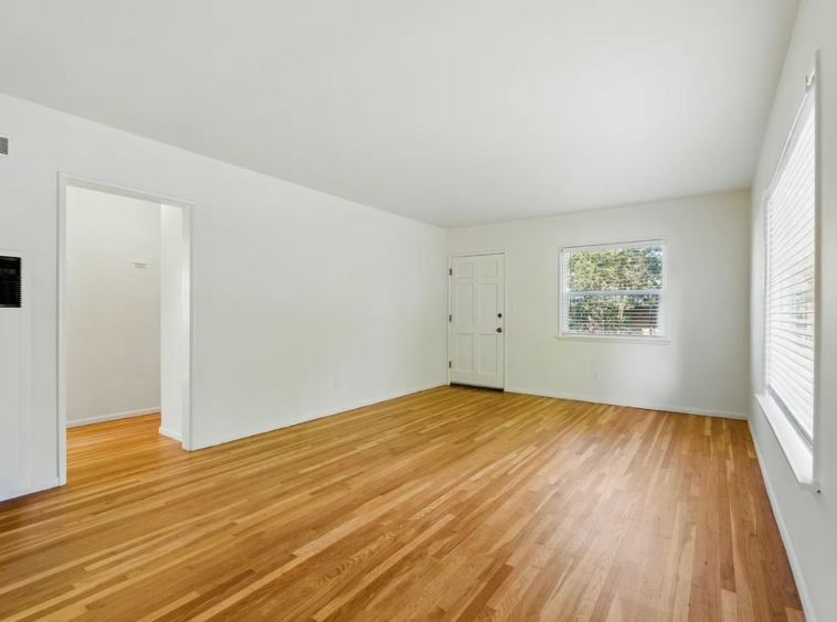 1545 1/2 Riverside Dr glendale, CA 91201