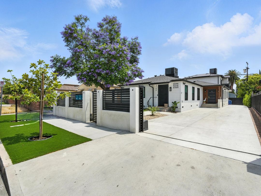 6706 Riverton Avenue North Hollywood, CA 91606