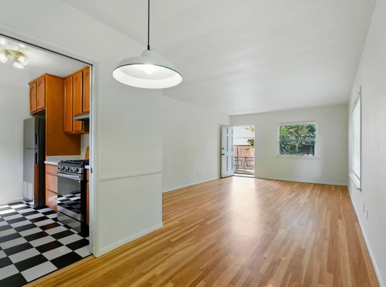 1545 1/2 Riverside Dr glendale, CA 91201