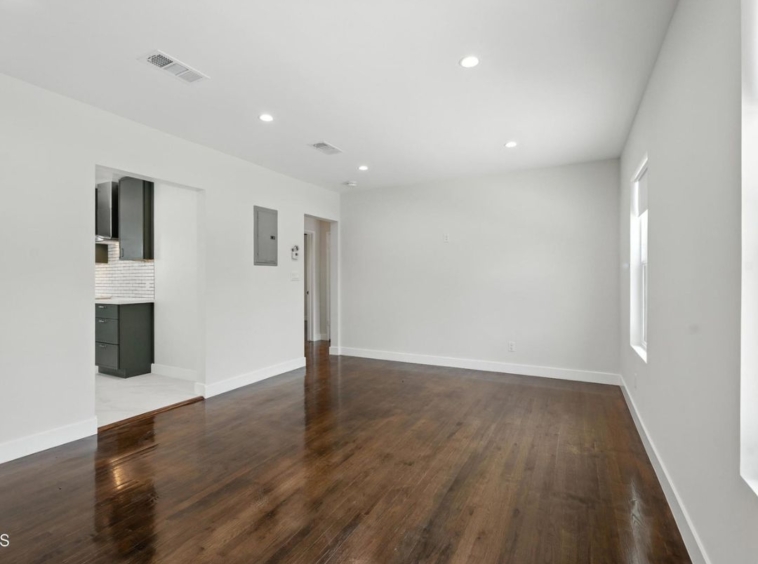 6706 Riverton Avenue, North Hollywood, CA 91606