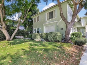 1545 1/2 Riverside Dr glendale, CA 91201