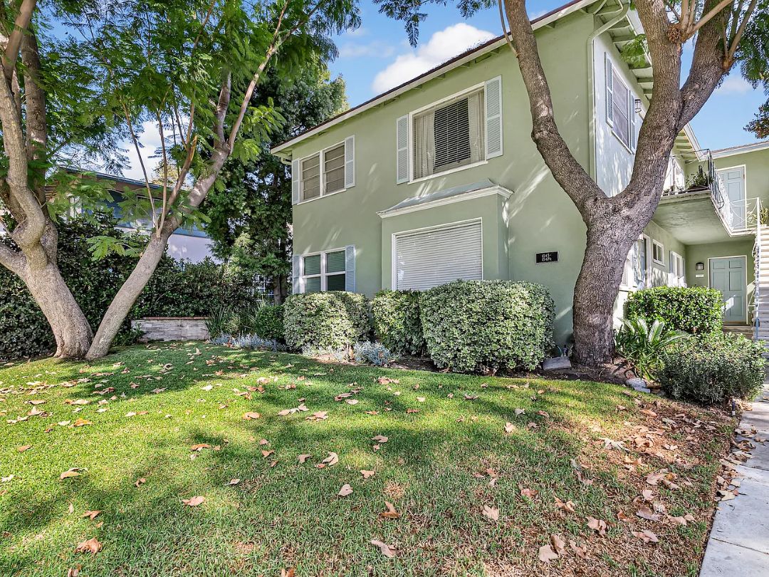 1545 1/2 Riverside Dr glendale, CA 91201