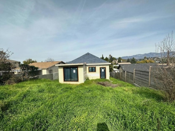 5206 Raphael St,Los Angeles, CA 90042