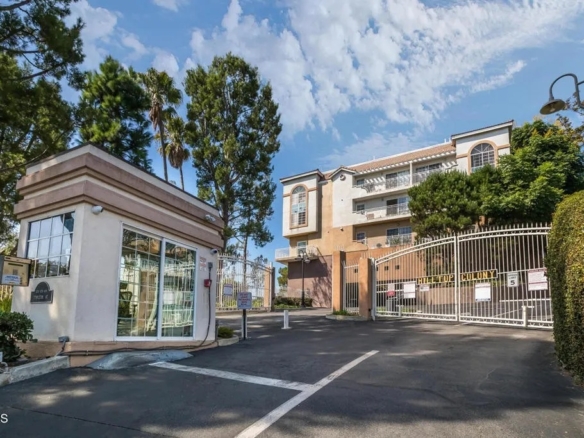 4750 Templeton St Apt 1211, Los Angeles, CA 90032