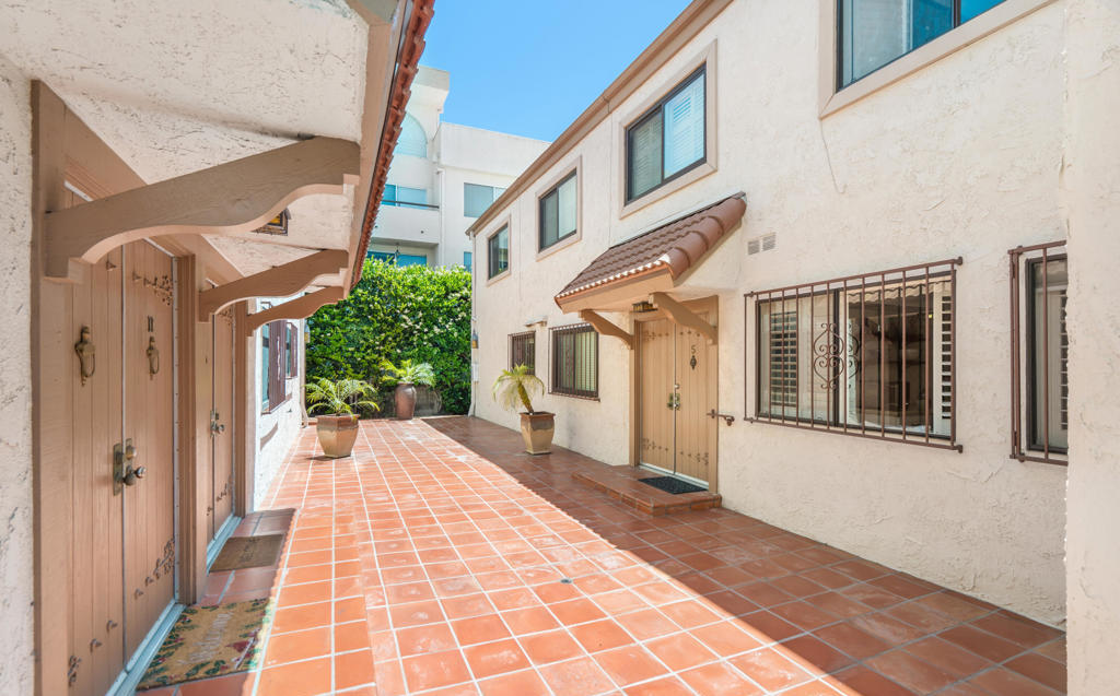 1850 Midvale Ave #4, Los Angeles, CA 90025