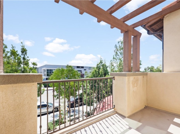 535 W Foothill Blvd #102, Glendora, CA 91741 Exterior