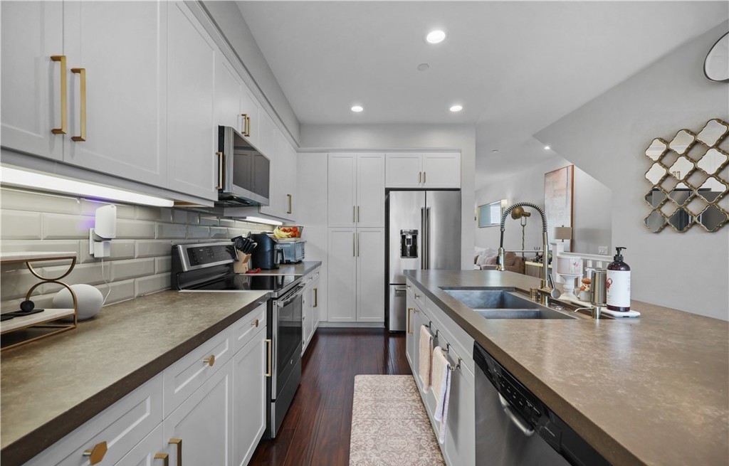 535 W Foothill Blvd #102, Glendora, CA 91741 Interior